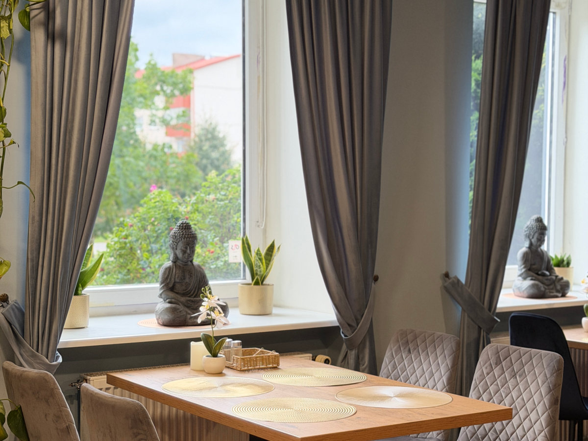 Window seating at Asian Wok Paldiski